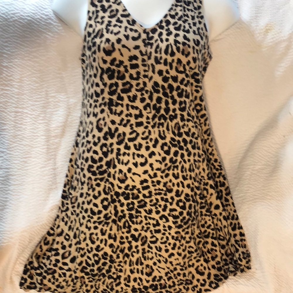 Comfy leopard print dress size med by Premise